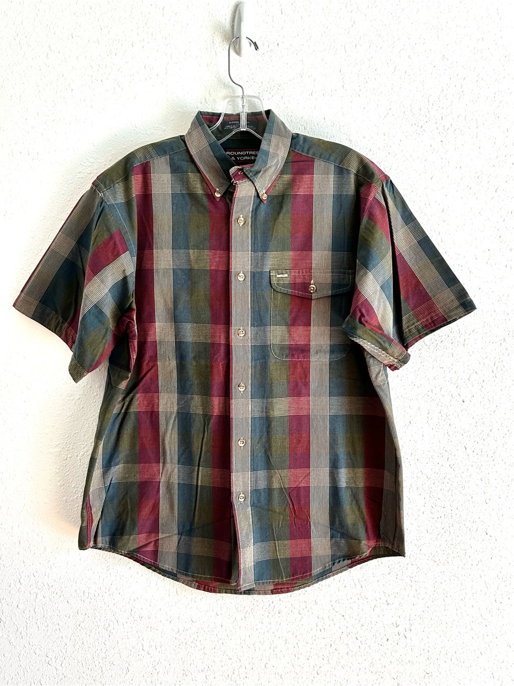 Roundtree & Yorke Button-Down Shirt Men's Small Multicolor Plaid Short Sleeve